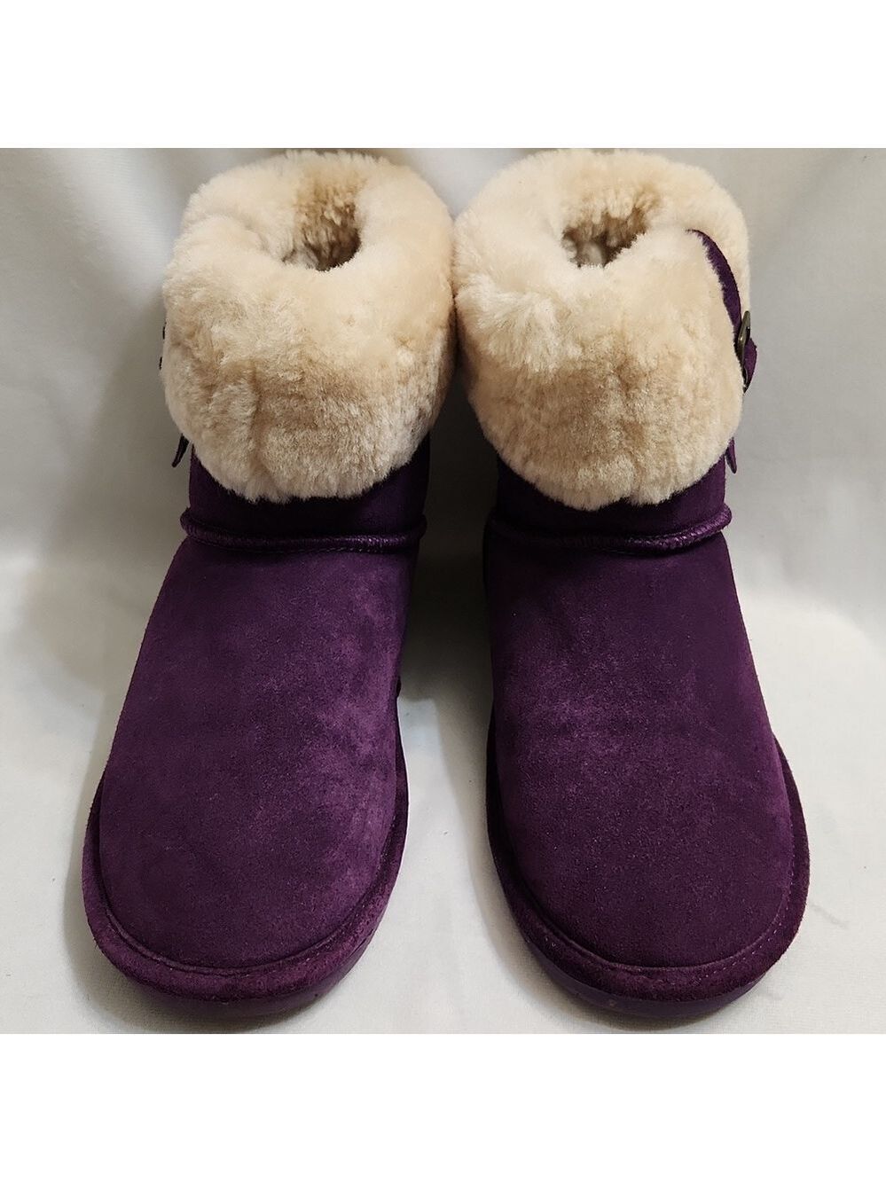 BearPaw Abby 6 Buckle Winterberry Suede Sheepskin Winter Short Boots (W size 8)